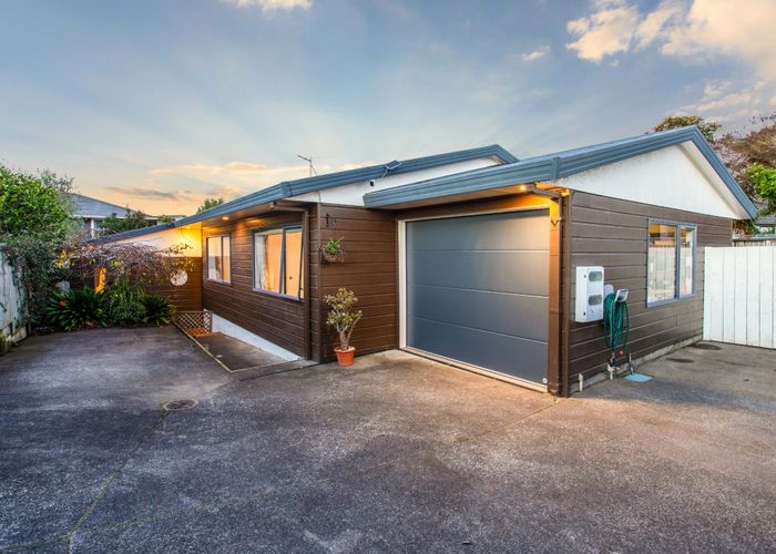  at 3/6A Botany Road, Howick, Manukau City, Auckland