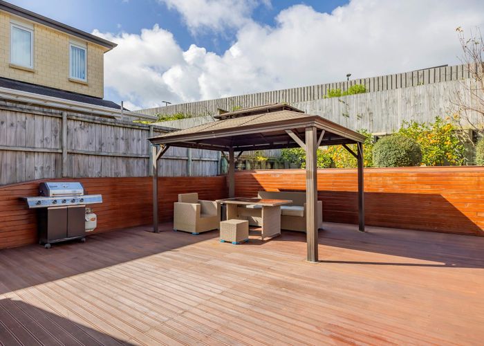  at 10 Ballyboe Place, Pinehill, Auckland