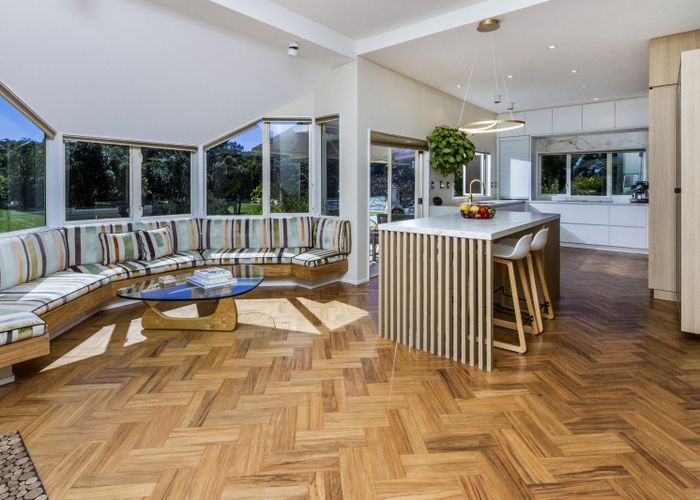  at 9a The Esplanade, Castor Bay, North Shore City, Auckland