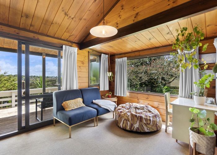  at 80 Poaka Avenue, Dinsdale, Hamilton
