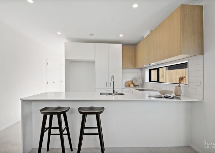  at 3 Isabella Lane, Henderson, Waitakere City, Auckland