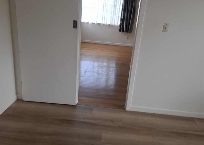  at Te Atatu South, Waitakere City, Auckland