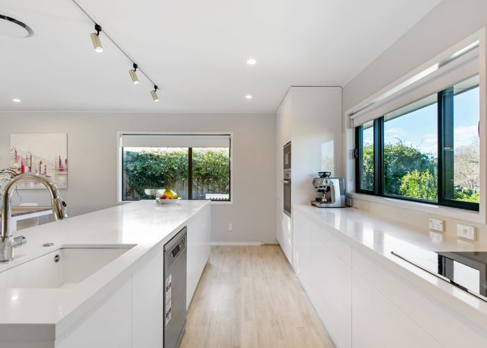  at 3 Mirrabooka Ave, Botany Downs, Manukau City, Auckland