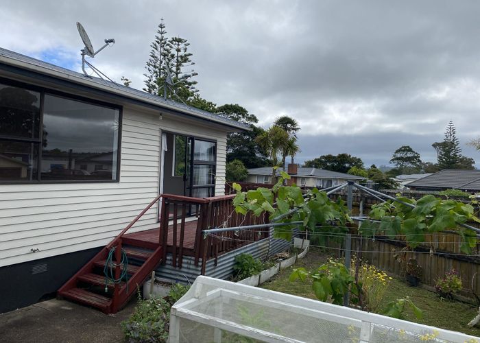  at 33 Pomaria Road, Henderson, Auckland