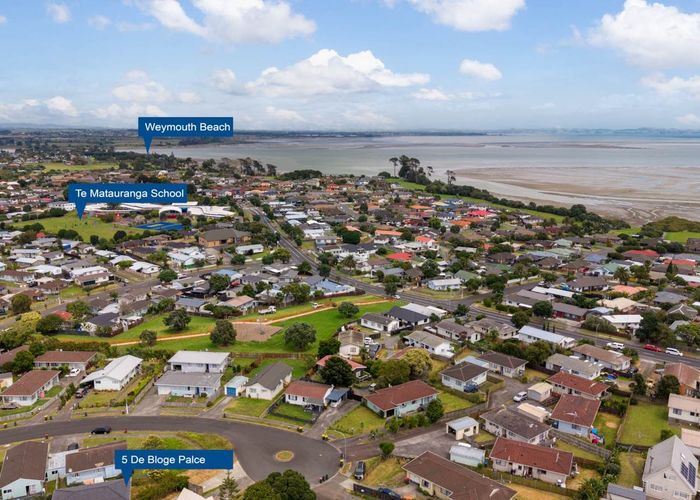 at 5 De Bloge Place, Clendon Park, Manukau City, Auckland