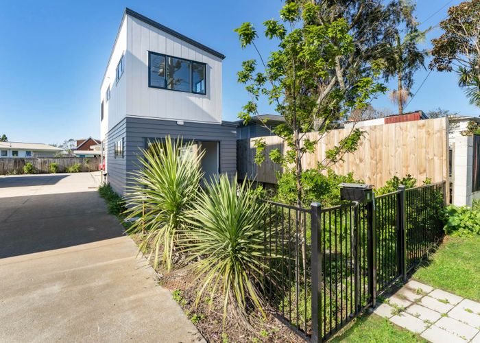  at 1/122 Pooks Road, Ranui, Auckland