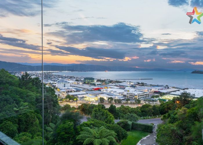  at 18 Korokoro Road, Korokoro, Lower Hutt