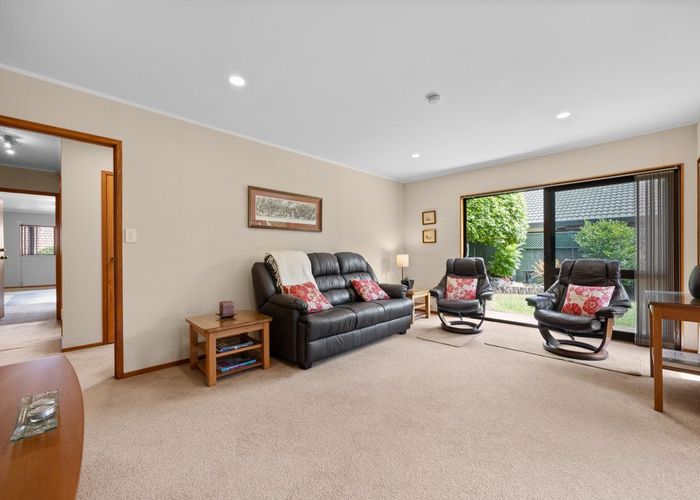 at 3/6 Kookaburra Place, Botany Downs, Manukau City, Auckland