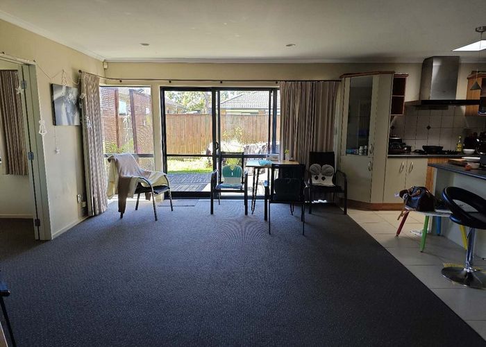  at 8 Alvre Place, Flat Bush, Manukau City, Auckland