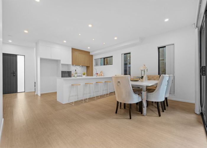  at 295B Sunset Road, Sunnynook, North Shore City, Auckland