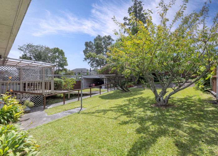  at 84  Barrys Road, Glendene, Waitakere City, Auckland