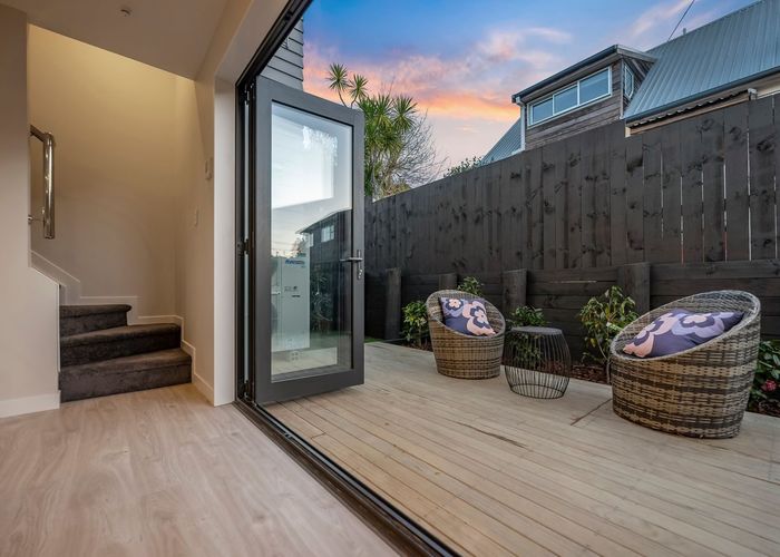  at 2/114 Saddleback Rise, Murrays Bay, North Shore City, Auckland