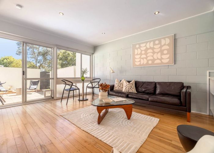  at 2/148 Howe Street, Freemans Bay, Auckland
