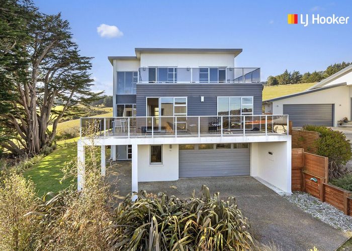 at 102 Mission Cove, Company Bay, Dunedin