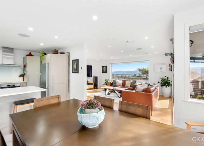 at 212 Whites Line East, Waiwhetu, Lower Hutt, Wellington