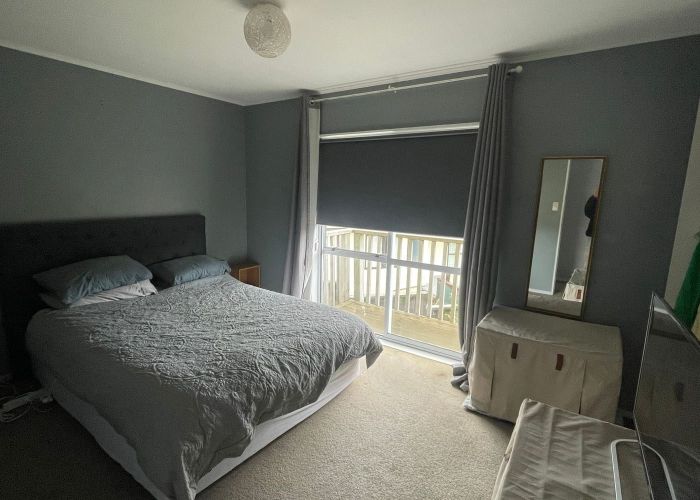  at 16 Evesham Place, Newlands, Wellington, Wellington