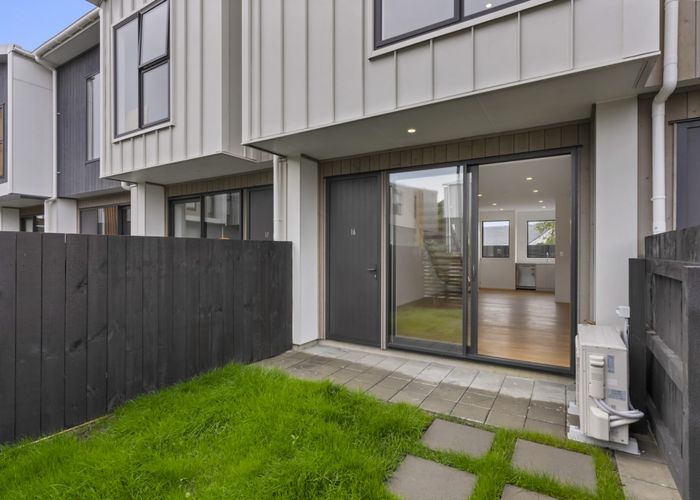  at 16/82 East Coast Road, Milford, North Shore City, Auckland