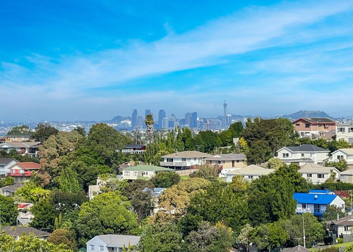  at 1/87 Sunset Road, Totara Vale, Auckland