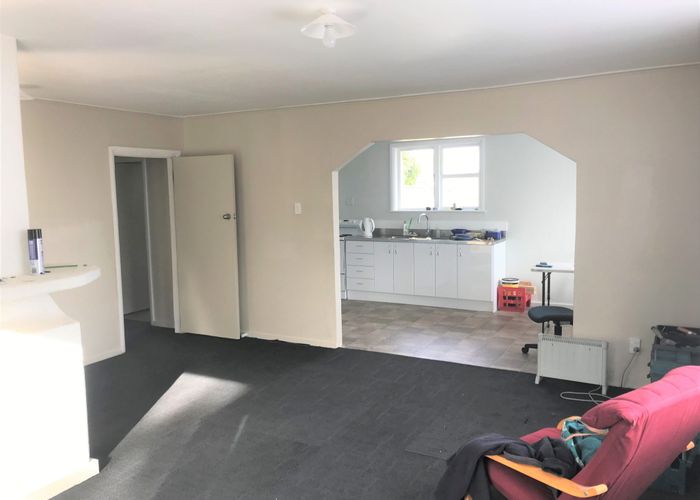  at 90 Holland Road, Fairfield, Hamilton