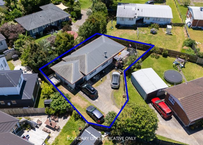  at 2/36 Convair Crescent, Mangere, Manukau City, Auckland