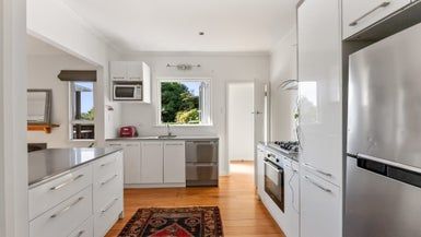  at 384 Devon Street West, Lynmouth, New Plymouth