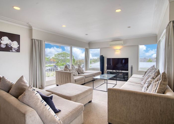  at 5 Heath Avenue, Northcote, Auckland
