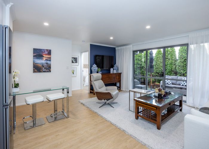  at 104E MacFarlane Street, Hamilton East, Hamilton