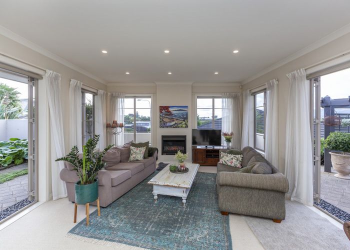  at 136 Renown Road, Raumati South, Paraparaumu