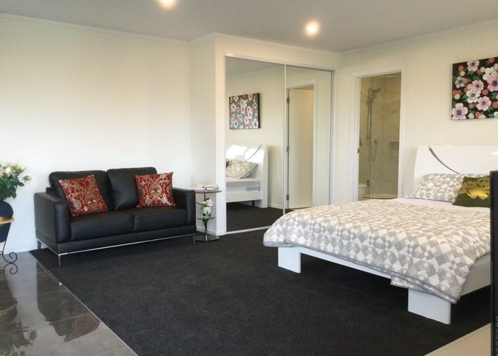  at 19  Eleanor Place (Studio), Blockhouse Bay, Auckland City, Auckland