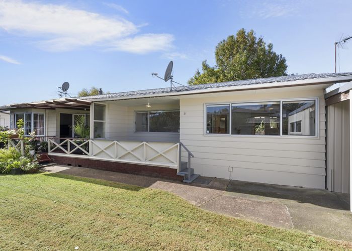  at 3/11a Bayside Avenue, Te Atatu Peninsula, Waitakere City, Auckland
