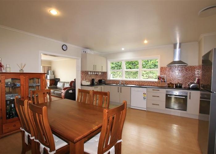  at 32 Kelwyn Road, Kelston, Waitakere City, Auckland