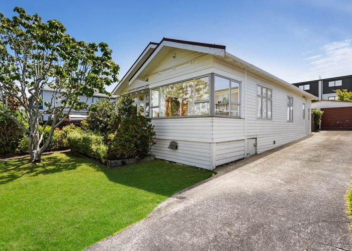  at 2 Counsel Terrace, Mount Albert, Auckland