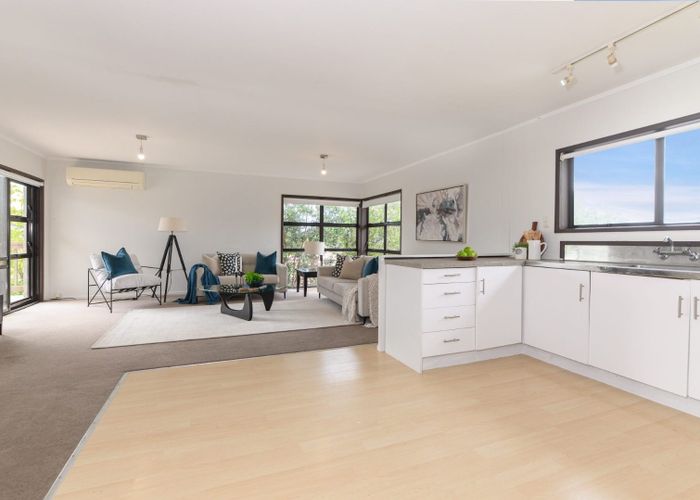  at 7 Valdese Rise, Browns Bay, Auckland