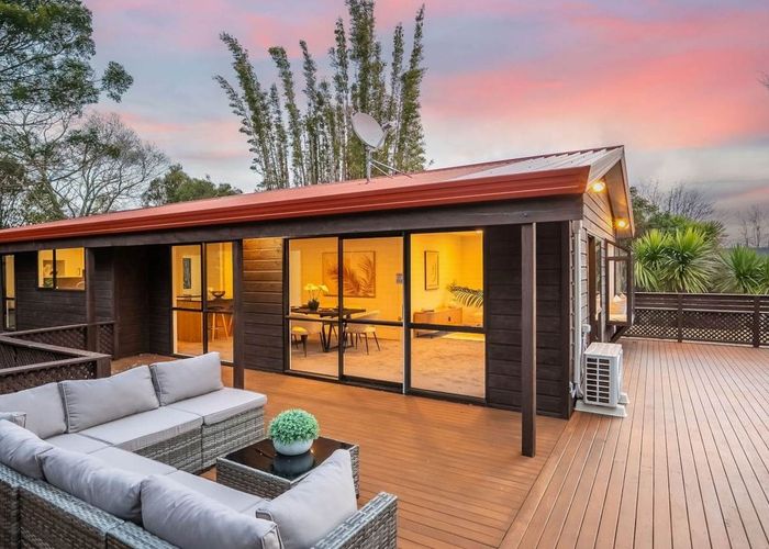  at 10 Outlook Road, Greenhithe, Auckland