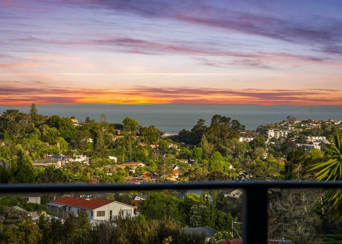  at 817C East Coast Road, Browns Bay, North Shore City, Auckland