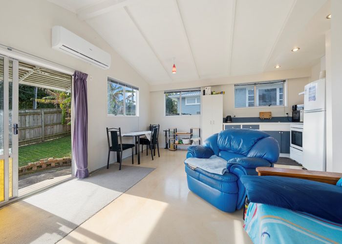  at 1/36 Sylvan Crescent, Te Atatu South, Waitakere City, Auckland