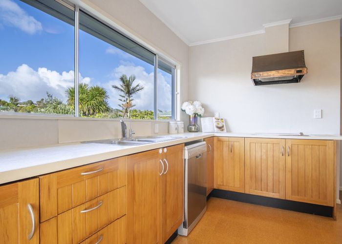  at 16 Glamorgan Drive, Torbay, North Shore City, Auckland