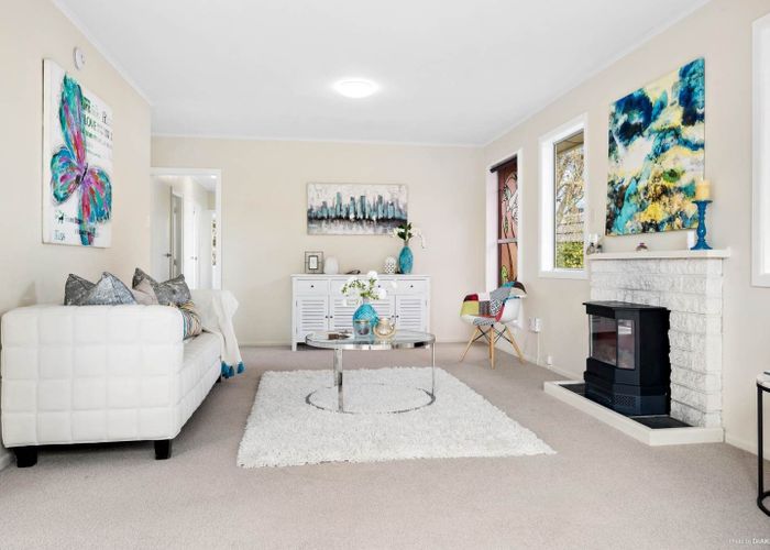  at 10 Glencourt Place, Glenfield, North Shore City, Auckland
