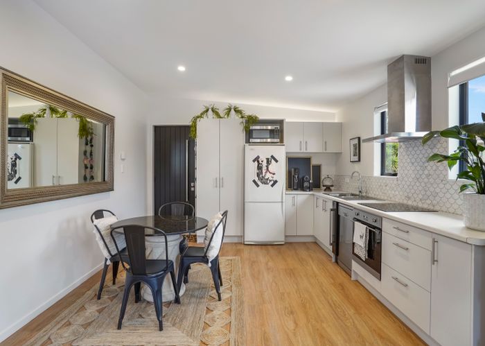  at 10 Toatoa Place, Mangere Bridge, Auckland