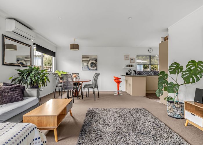  at 3 Buisson Glade, West Harbour, Waitakere City, Auckland