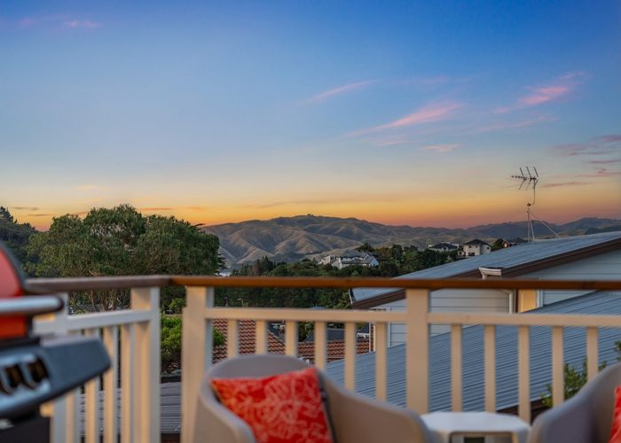  at 7 James Cook Drive, Whitby, Porirua, Wellington