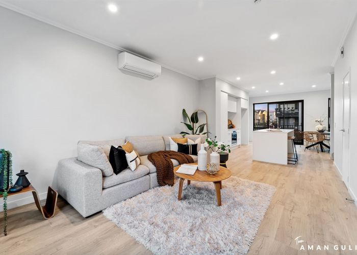  at 8 Beach Road, Hobsonville, Auckland