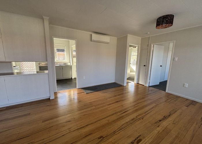  at 2/31 Fickling Avenue, Hillsborough, Auckland City, Auckland