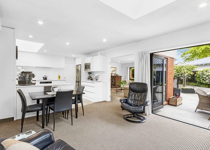  at 2/22 Snowdon Road, Fendalton, Christchurch