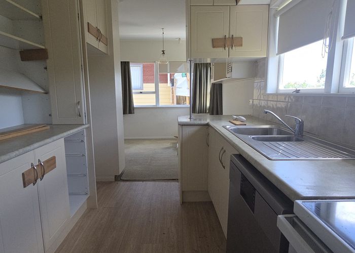  at Torbay, North Shore City, Auckland