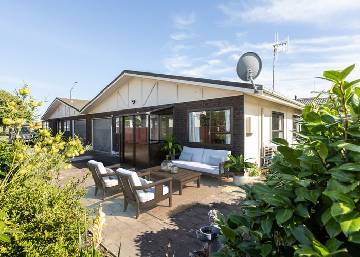  at 2/279 Taradale Road, Pirimai, Napier