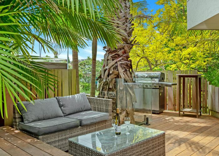  at 41 Marina View Drive, West Harbour, Auckland