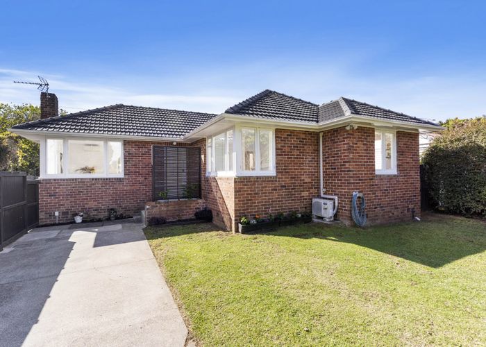  at 6 Mona Avenue, Mangere Bridge, Auckland