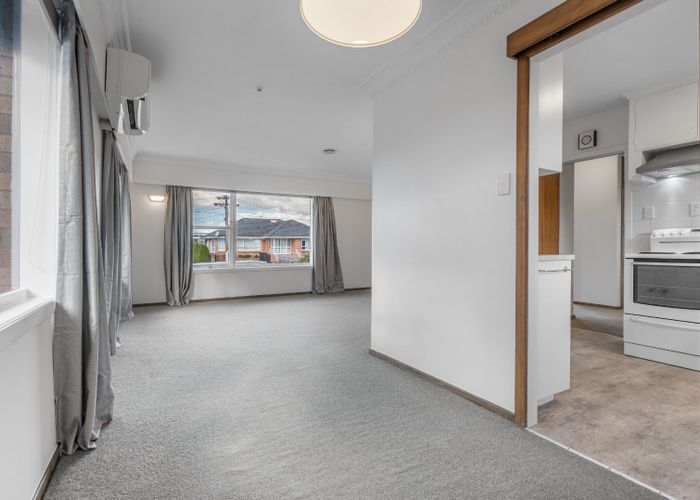  at 2/20 Warren Avenue, Three Kings, Auckland