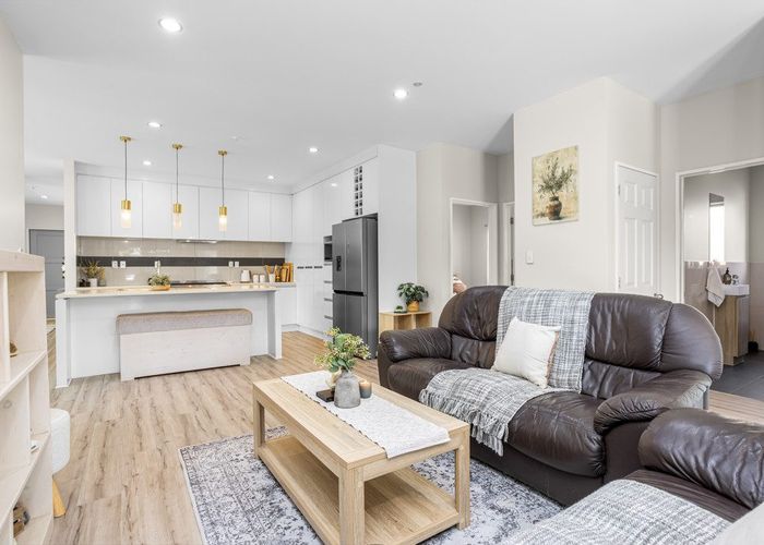  at 32 Rishworth Avenue, Stanmore Bay, Rodney, Auckland